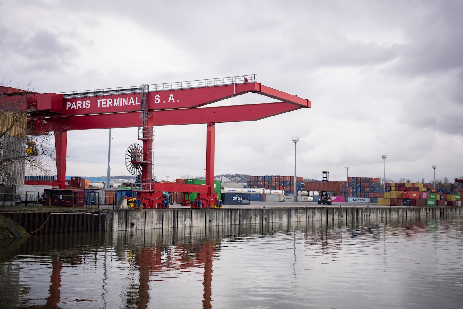 Vue du port de Gennevilliers