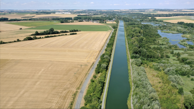 Vue aérienne du canal Seine-Nord Europe