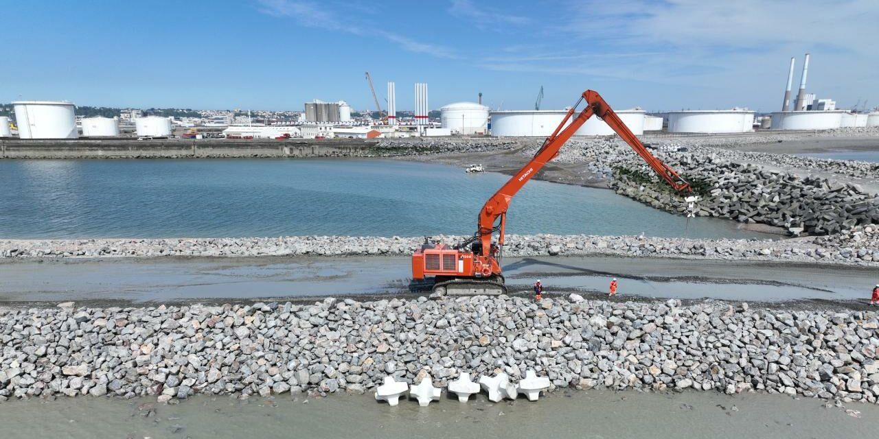 haropa_port_pose_des_premiers_accropodes_de_la_chatiere_3.jpg